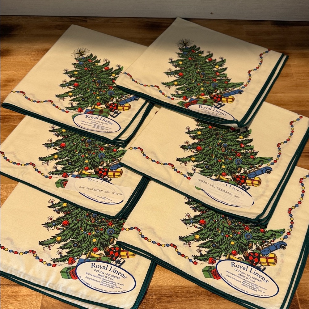 Royal Linens Christmas Tree Napkins: Set of 6 - Picture 2 of 8